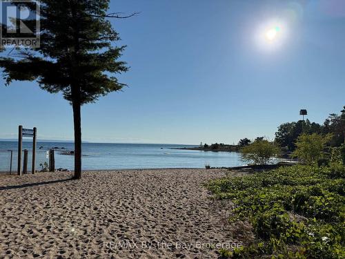 909 17 Concession, Tiny, ON 