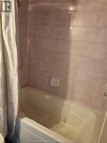 380 Pelissier Unit# 1302, Windsor, ON - Indoor Photo Showing Bathroom