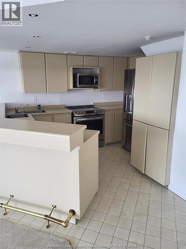 380 Pelissier Unit# 1302, Windsor, ON - Indoor Photo Showing Kitchen