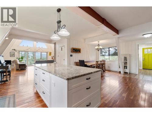 6551 40 Street Nw, Salmon Arm, BC - Indoor Photo Showing Kitchen
