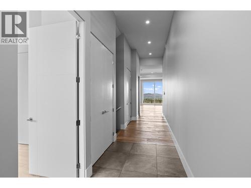1240 Ponds Avenue, Kelowna, BC - Indoor Photo Showing Other Room