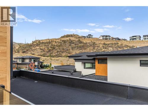 1240 Ponds Avenue, Kelowna, BC - Outdoor