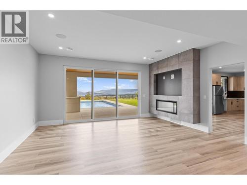 1240 Ponds Avenue, Kelowna, BC - Indoor