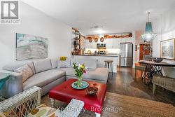 Open concept - great for entertaining - 