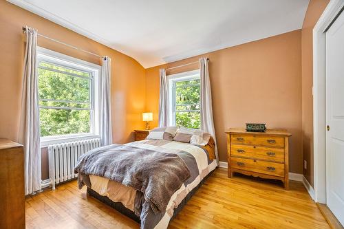 Bedroom - 527 Av. Stanstead, Mont-Royal, QC - Indoor Photo Showing Bedroom