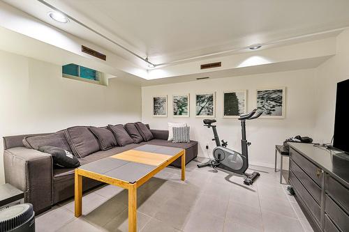 Basement - 527 Av. Stanstead, Mont-Royal, QC - Indoor Photo Showing Gym Room