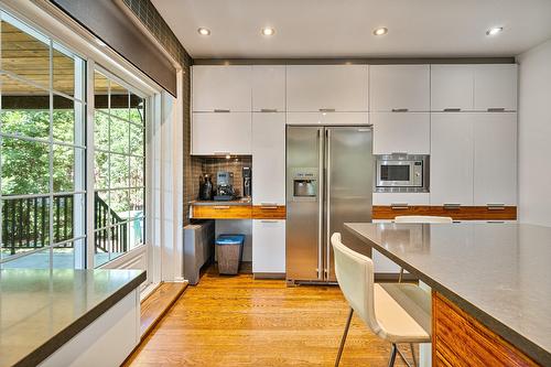 Kitchen - 527 Av. Stanstead, Mont-Royal, QC - Indoor Photo Showing Kitchen