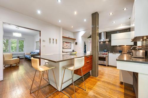 Kitchen - 527 Av. Stanstead, Mont-Royal, QC - Indoor Photo Showing Other Room