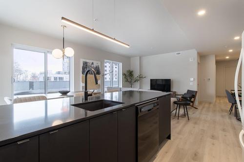 Kitchen - 501-992 Av. Roland-Beaudin, Québec (Sainte-Foy/Sillery/Cap-Rouge), QC - Indoor Photo Showing Kitchen