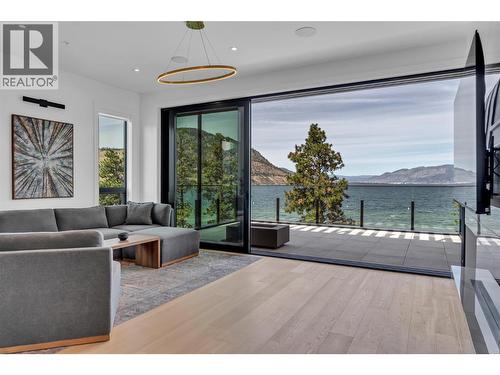 602 Lakeshore Drive Unit# 402, Penticton, BC - Indoor With Body Of Water