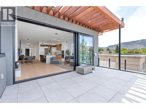 602 Lakeshore Drive Unit# 402, Penticton, BC -  With Exterior