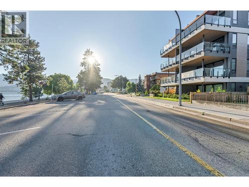 602 Lakeshore Drive Unit# 402, Penticton, BC - Outdoor With Balcony