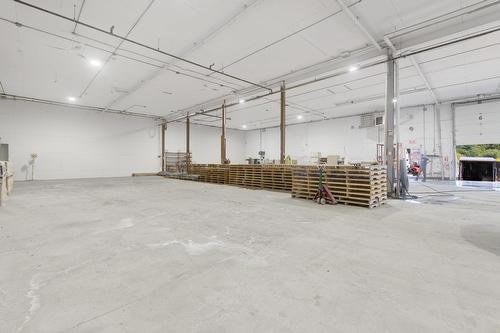 Interior - B-70  - 72 Rue Principale, Saint-François-Xavier-De-Brompton, QC - Indoor Photo Showing Garage