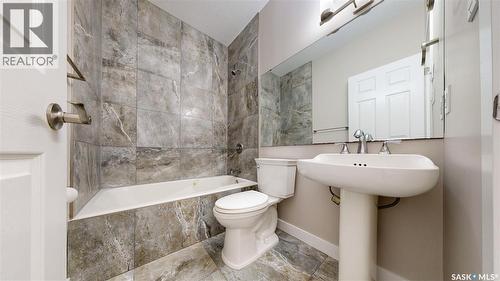 5006 Wascana Vista Court, Regina, SK - Indoor Photo Showing Bathroom