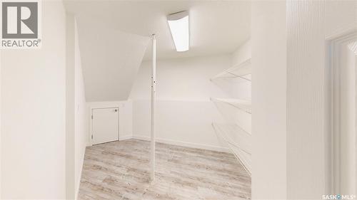 5006 Wascana Vista Court, Regina, SK - Indoor