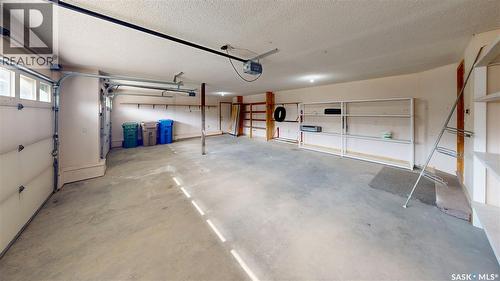 5006 Wascana Vista Court, Regina, SK - Indoor Photo Showing Garage