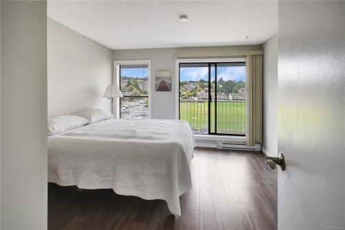 320-2815 Departure Bay Rd, Nanaimo, BC - Indoor Photo Showing Bedroom