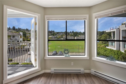 320-2815 Departure Bay Rd, Nanaimo, BC - Indoor Photo Showing Other Room