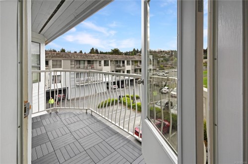 320-2815 Departure Bay Rd, Nanaimo, BC - Outdoor With Exterior