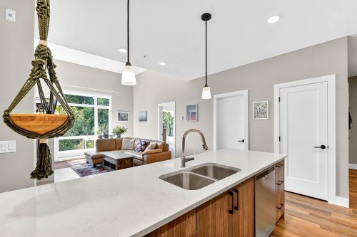 302-700 Yew Wood Rd, Tofino, BC - Indoor Photo Showing Kitchen With Double Sink