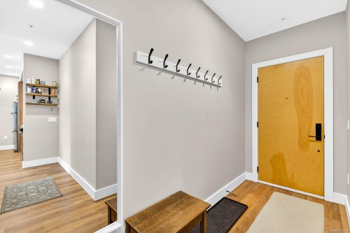 302-700 Yew Wood Rd, Tofino, BC - Indoor Photo Showing Other Room