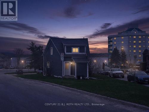 194 Dunlop Street E, Barrie, ON - Outdoor With Facade
