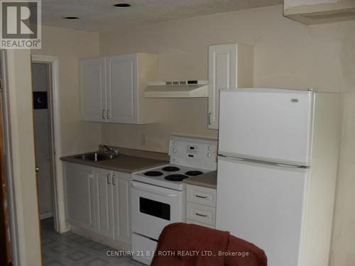 194 Dunlop Street E, Barrie, ON - Indoor Photo Showing Kitchen
