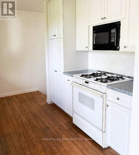 19 Finlay Mill Road, Springwater, ON - Indoor Photo Showing Kitchen