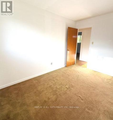 19 Finlay Mill Road, Springwater, ON - Indoor Photo Showing Other Room