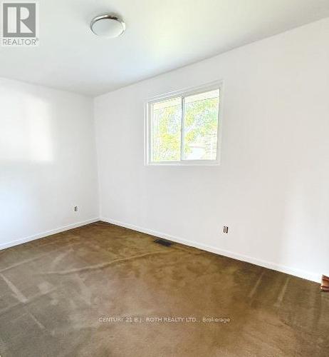 19 Finlay Mill Road, Springwater, ON - Indoor Photo Showing Other Room