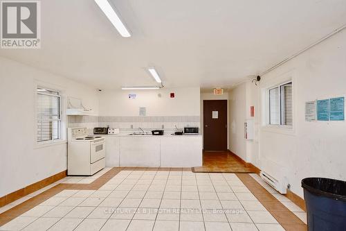 24 North Street N, Barrie, ON - Indoor Photo Showing Kitchen