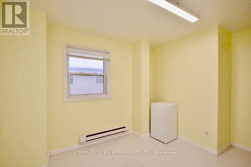 24 North Street N, Barrie, ON - Indoor Photo Showing Other Room
