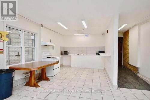24 North Street N, Barrie, ON - Indoor Photo Showing Kitchen