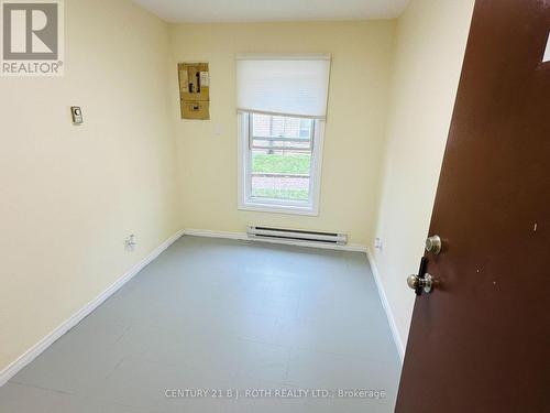 24 North Street N, Barrie, ON - Indoor Photo Showing Other Room