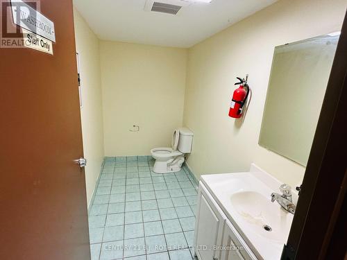 24 North Street N, Barrie, ON - Indoor Photo Showing Bathroom