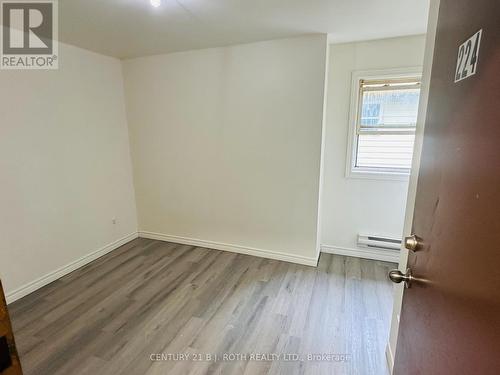24 North Street N, Barrie, ON - Indoor Photo Showing Other Room