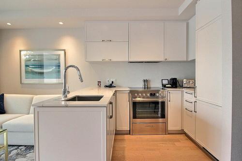 Cuisine - 115-694 Ch. Ripple Cove, Ayer'S Cliff, QC - Indoor Photo Showing Kitchen