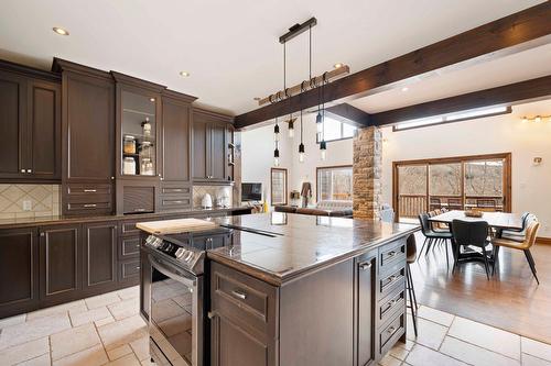 Cuisine - 132 Ch. Du Domaine-Pépin, Amherst, QC - Indoor Photo Showing Kitchen