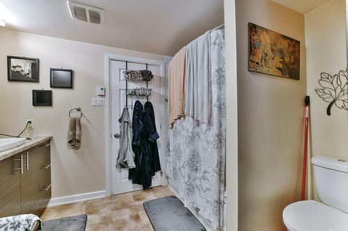 Salle de bains - 89  - 91 Rue Notre-Dame, L'Épiphanie, QC - Indoor Photo Showing Bathroom