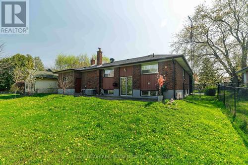365 Sandhurst Drive, Oakville, ON - Outdoor