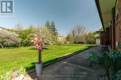 365 Sandhurst Drive, Oakville, ON - Outdoor