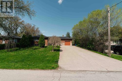 365 Sandhurst Drive, Oakville, ON - Outdoor