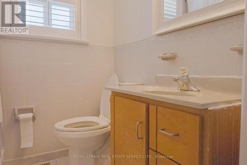 365 Sandhurst Drive, Oakville, ON - Indoor Photo Showing Bathroom