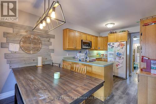 60 Canrobert Street, Woodstock (Woodstock - South), ON - Indoor Photo Showing Kitchen