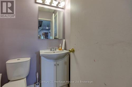 60 Canrobert Street, Woodstock (Woodstock - South), ON - Indoor Photo Showing Bathroom