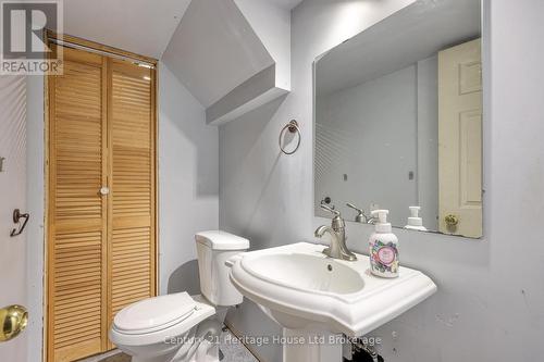 60 Canrobert Street, Woodstock (Woodstock - South), ON - Indoor Photo Showing Bathroom