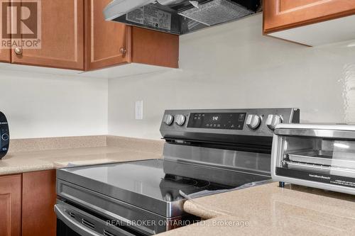 27 - 649E Warden Avenue, Toronto, ON - Indoor Photo Showing Kitchen