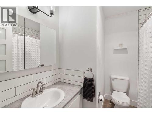 1985 Burtch Road Unit# 14, Kelowna, BC - Indoor Photo Showing Bathroom