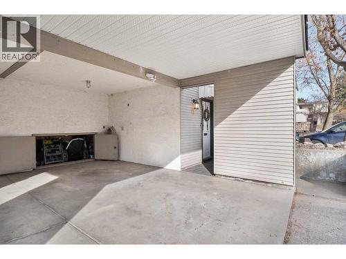 1985 Burtch Road Unit# 14, Kelowna, BC -  Photo Showing Garage