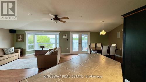 18 Mitchellview Road, Kawartha Lakes, ON - Indoor Photo Showing Living Room